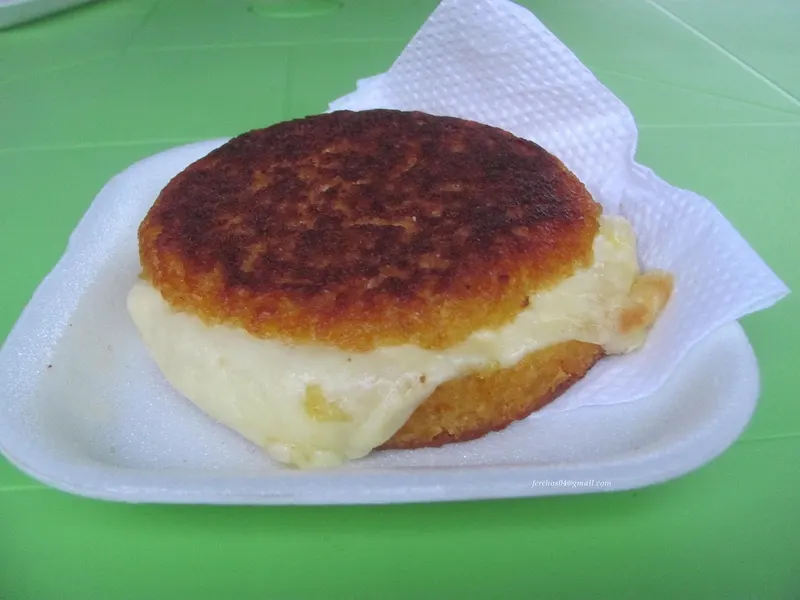 Arepa con queso